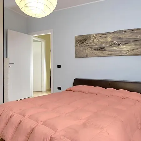 Querce Sleeps 8 Pool Wifi